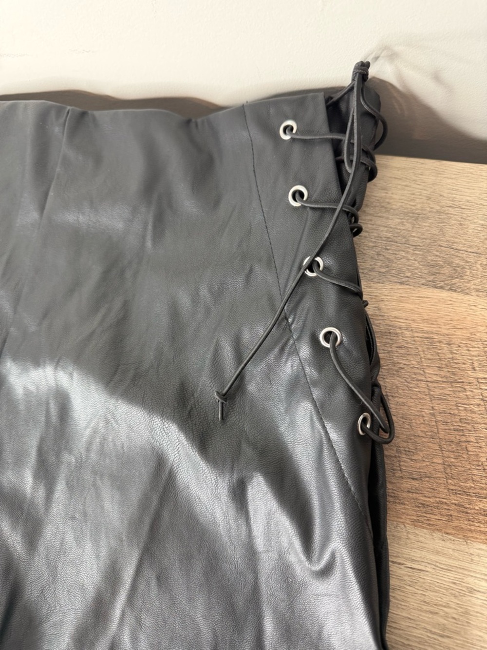 JOLIE & JOY BY FCT WITH LOVE New Black Faux Leather High Rise Shorts Lace Up XL - Picture 4 of 9